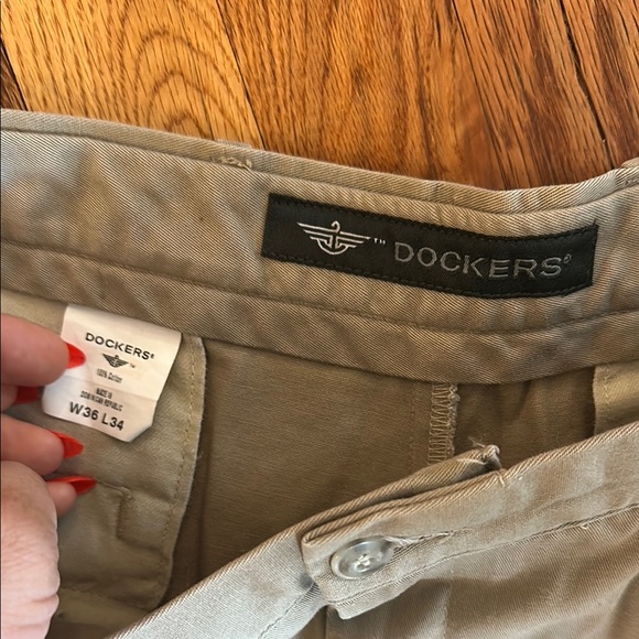 Men's Dockers Classic Tan Pants - Picture 2 of 3